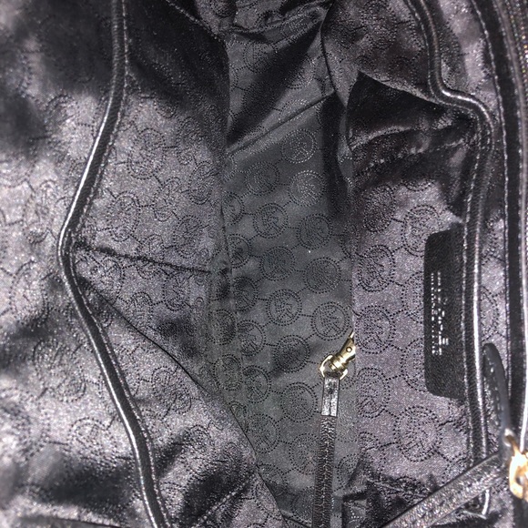 MICHAEL KORS VANESSA SATCHEL - Picture 8 of 14